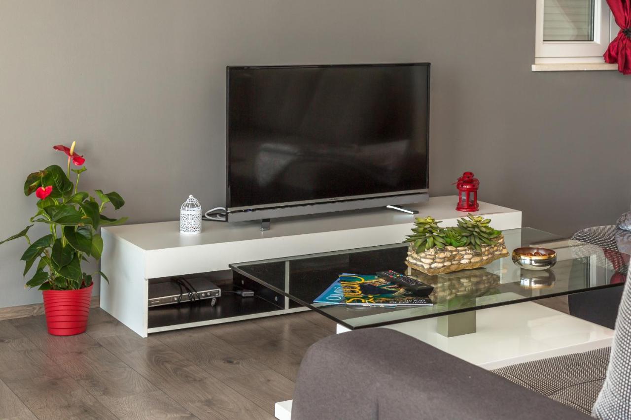 Modern Apartment 오미스 외부 사진