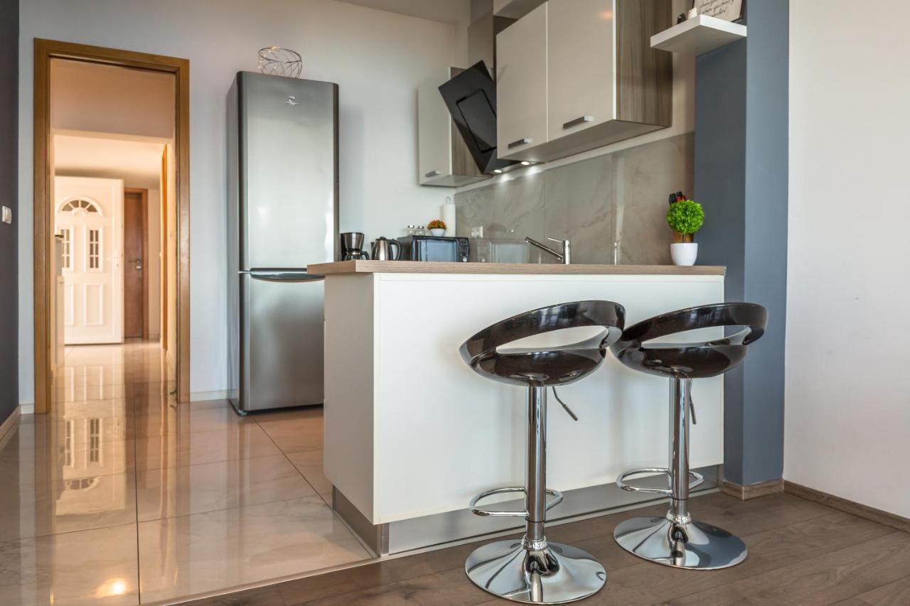 Modern Apartment 오미스 외부 사진