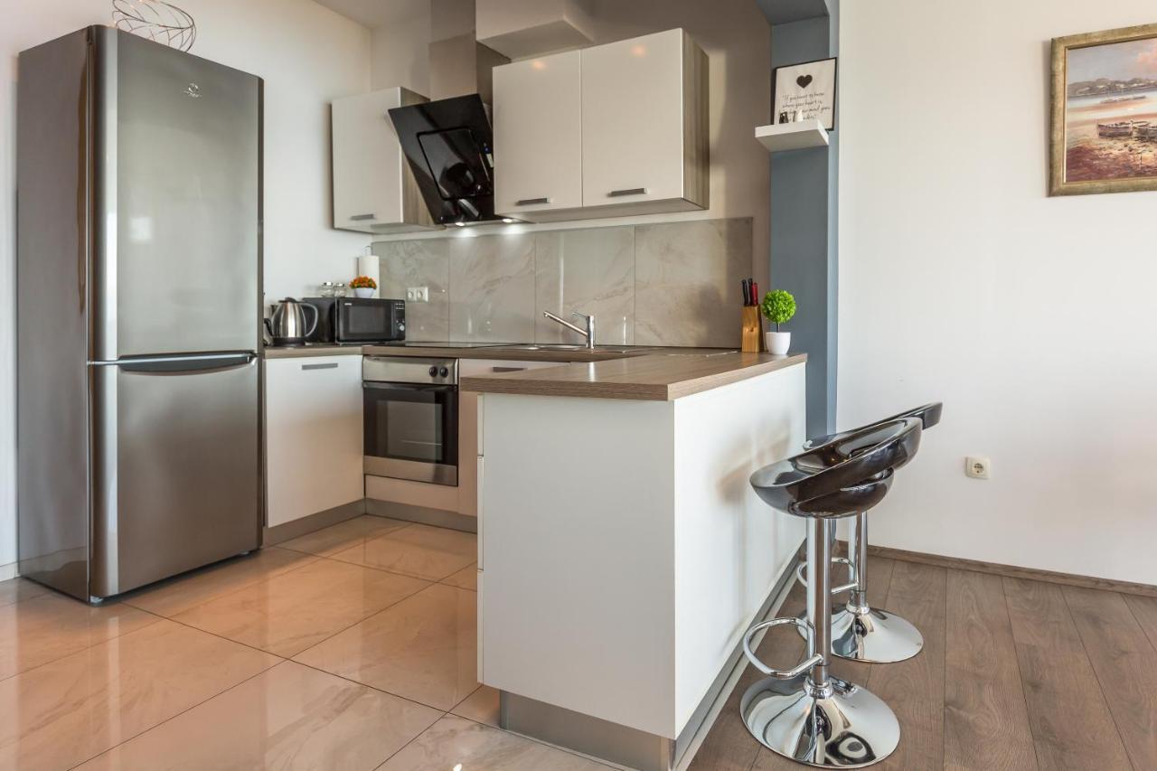 Modern Apartment 오미스 외부 사진